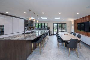 DINING KITCHEN- click for photo gallery